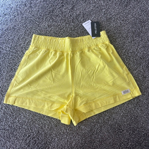 Peloton Yellow Workout Set - Picture 6 of 6